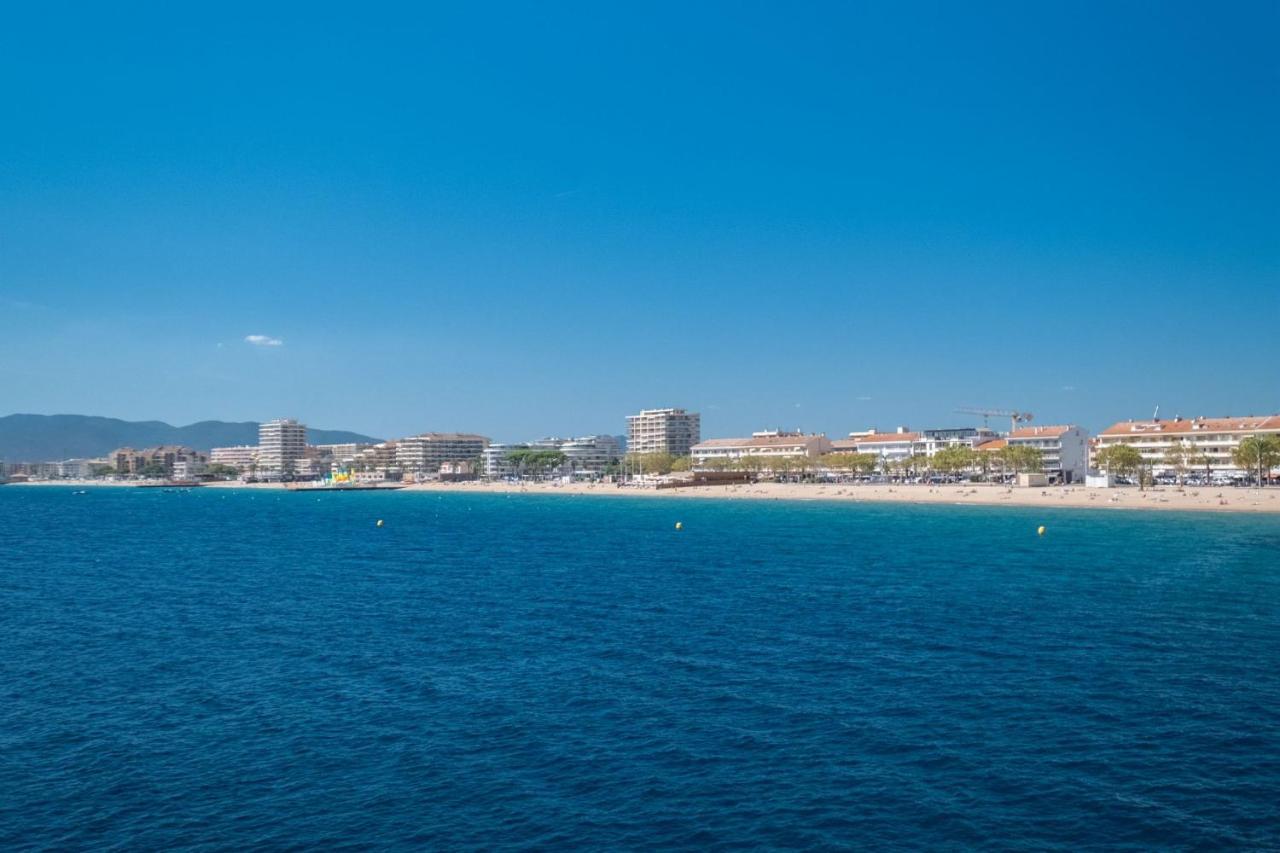 Hôtel Miléade Méditerranée - Port-Fréjus Esterno foto