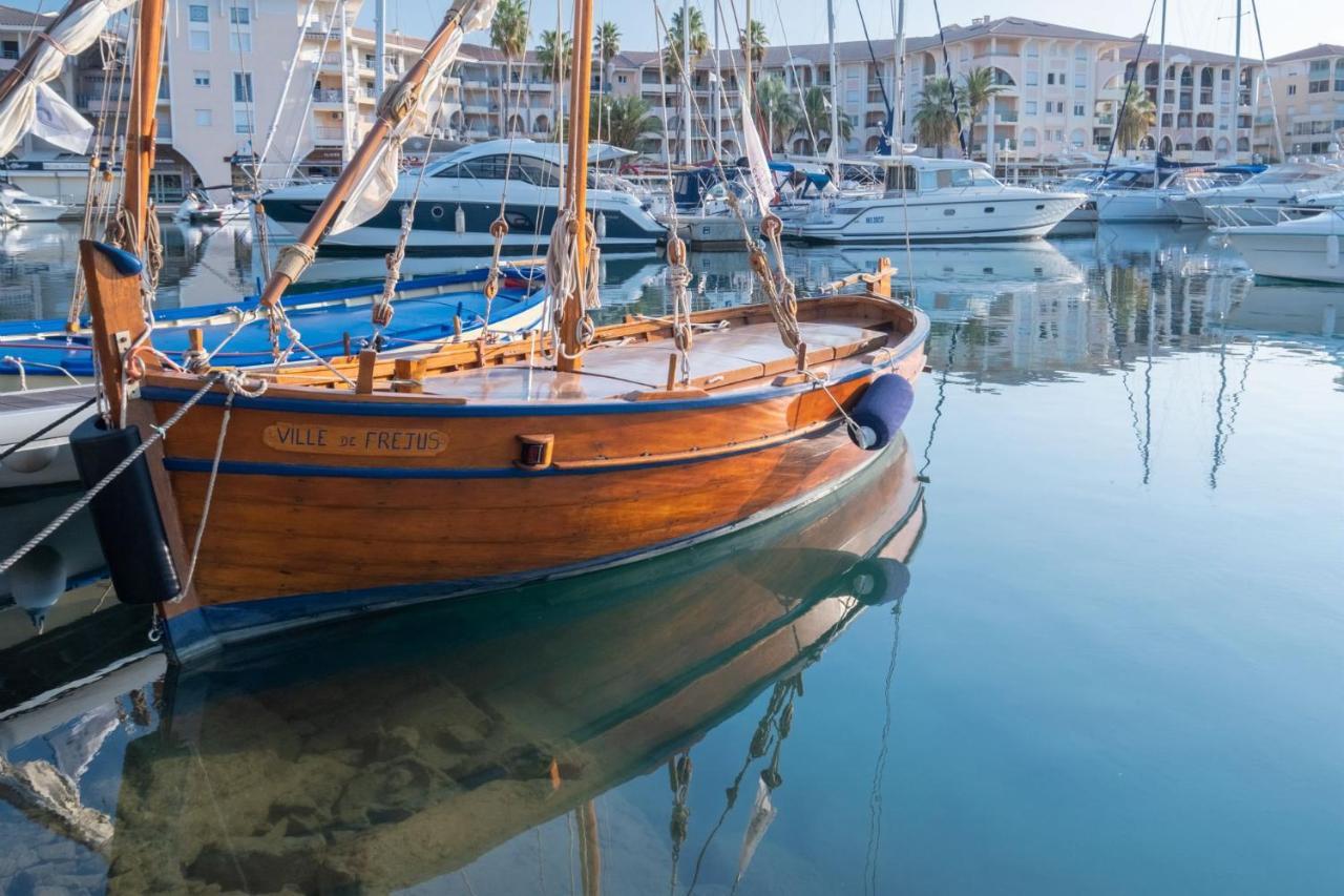 Hôtel Miléade Méditerranée - Port-Fréjus Esterno foto