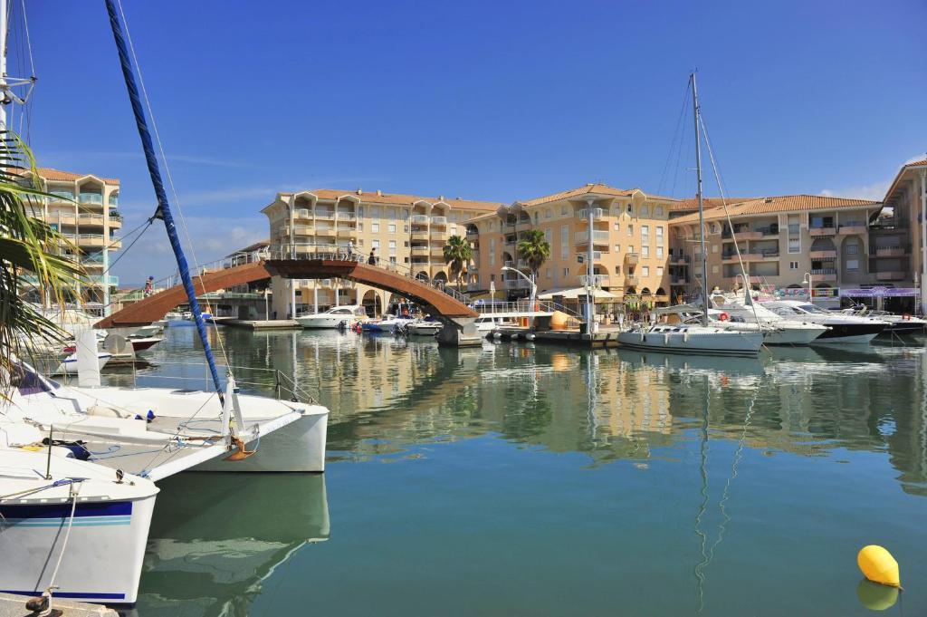 Hôtel Miléade Méditerranée - Port-Fréjus Esterno foto