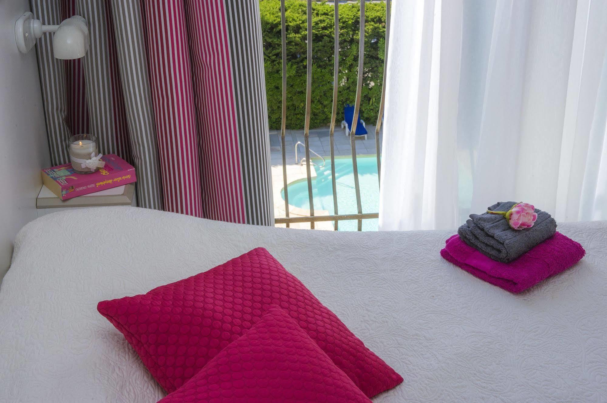 Hôtel Miléade Méditerranée - Port-Fréjus Esterno foto